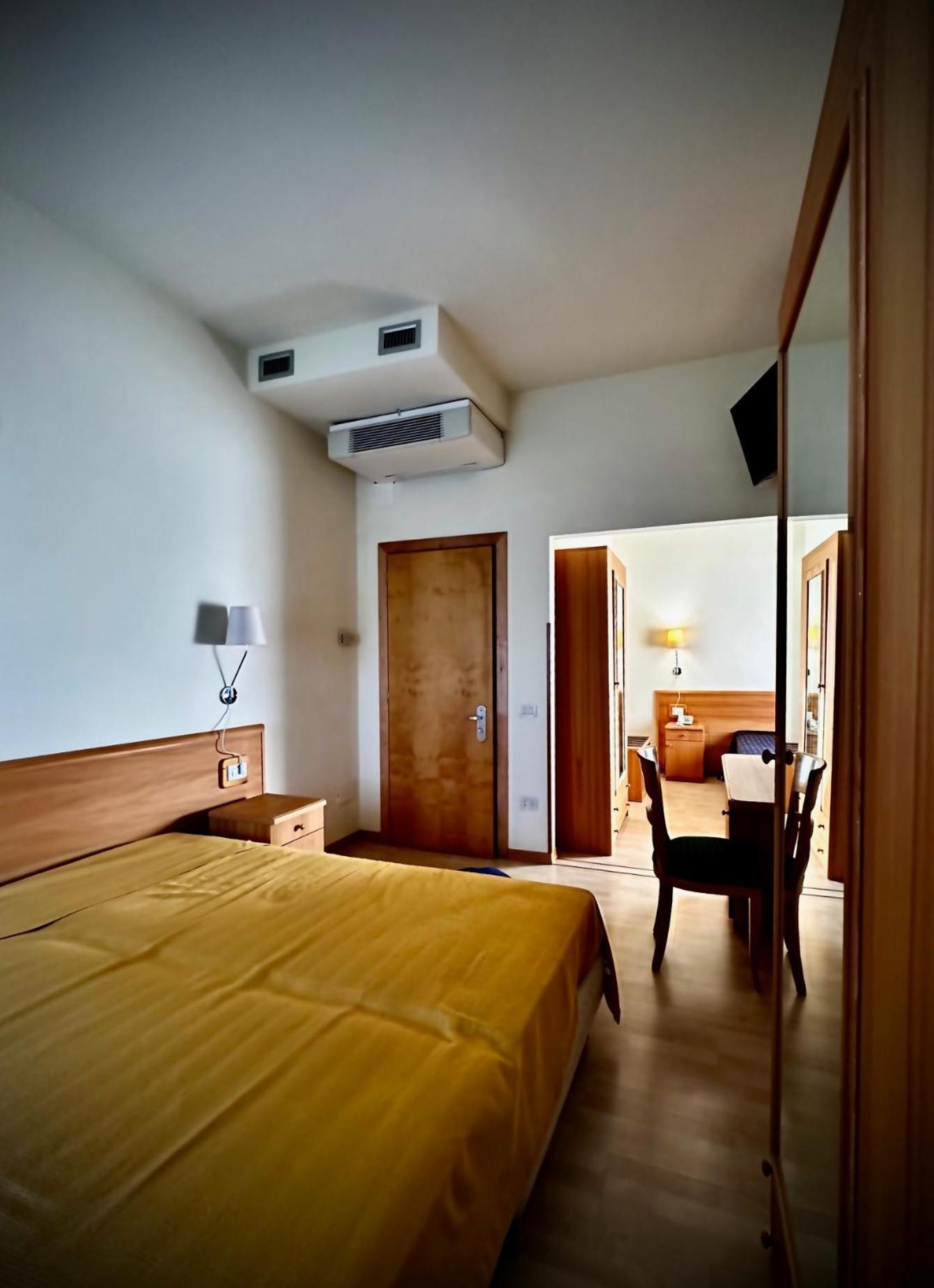 Hotel Ponte Molo 波尔图托尔 外观 照片