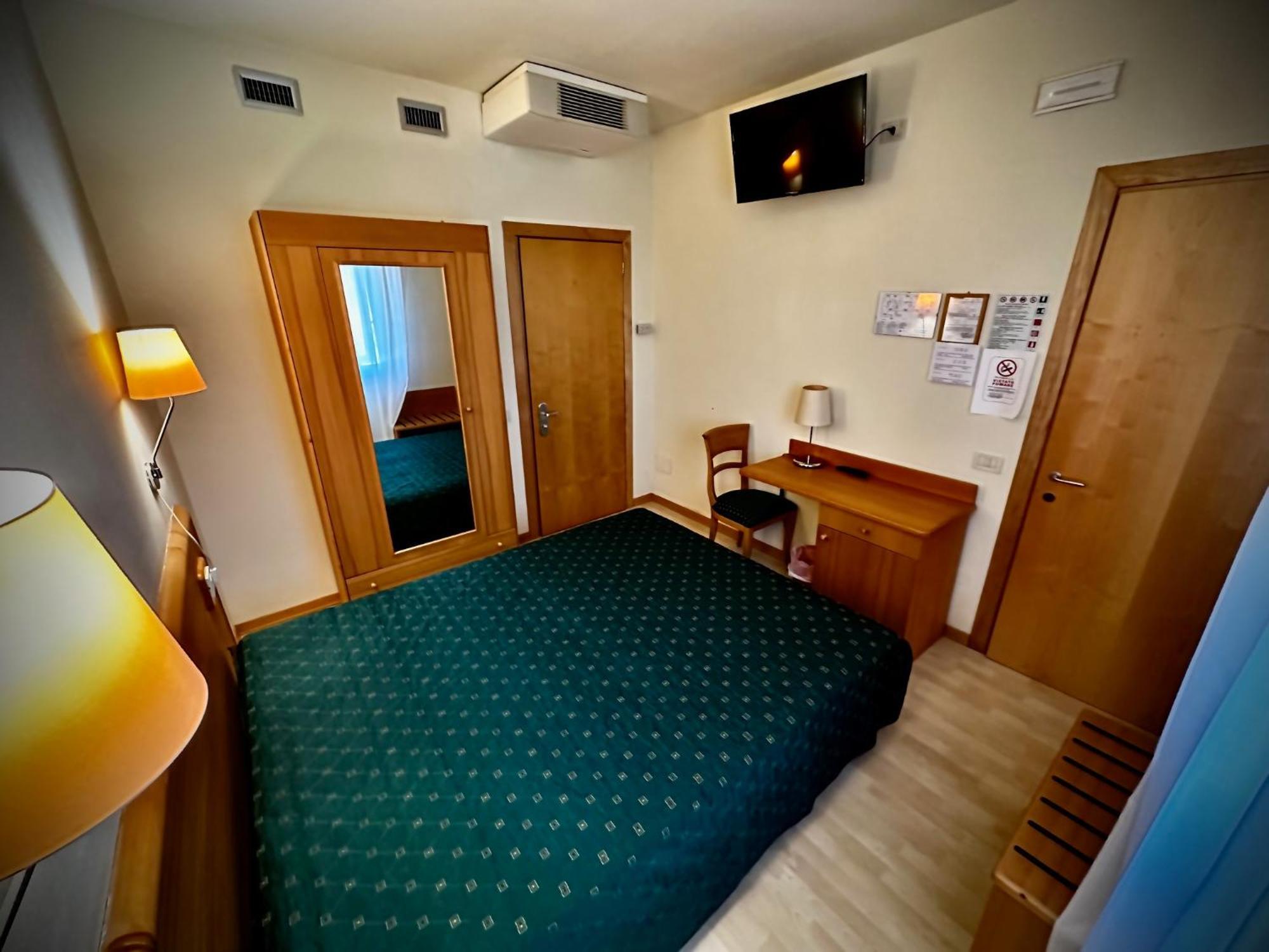 Hotel Ponte Molo 波尔图托尔 外观 照片